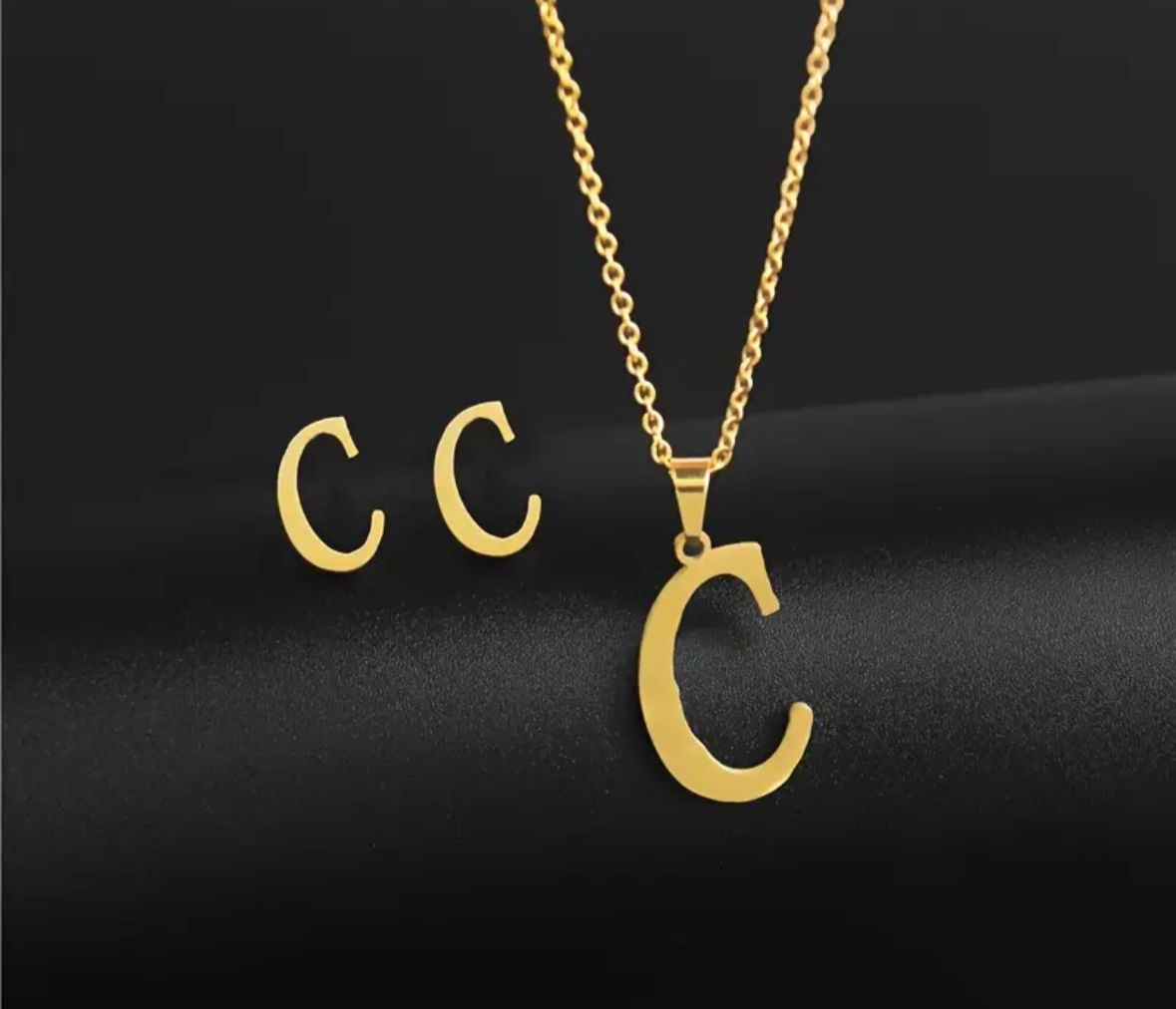 Personalized Initial Necklace - Elegant Letter Pendant in Gold