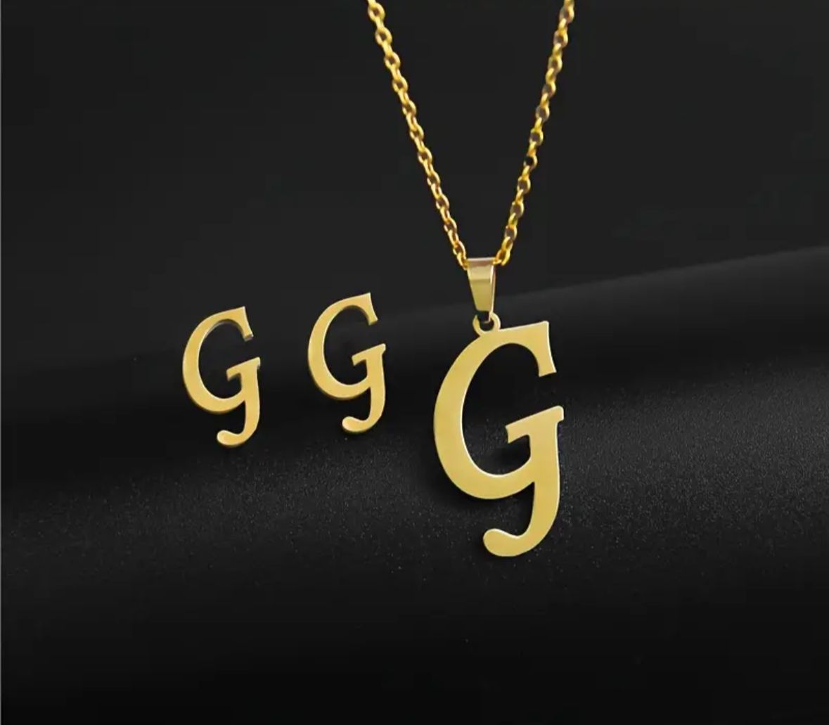 Personalized Initial Necklace - Elegant Letter Pendant in Gold