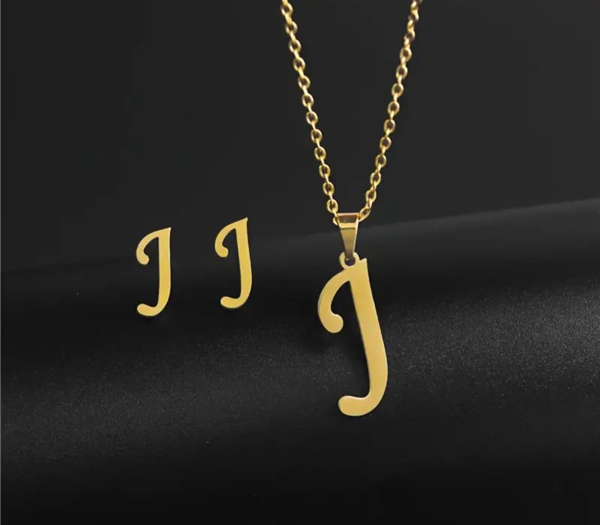 Personalized Initial Necklace - Elegant Letter Pendant in Gold