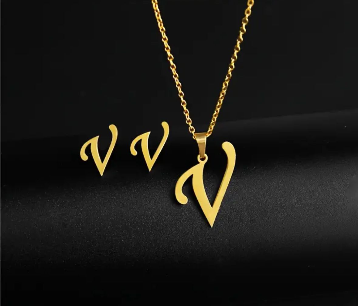 Personalized Initial Necklace - Elegant Letter Pendant in Gold