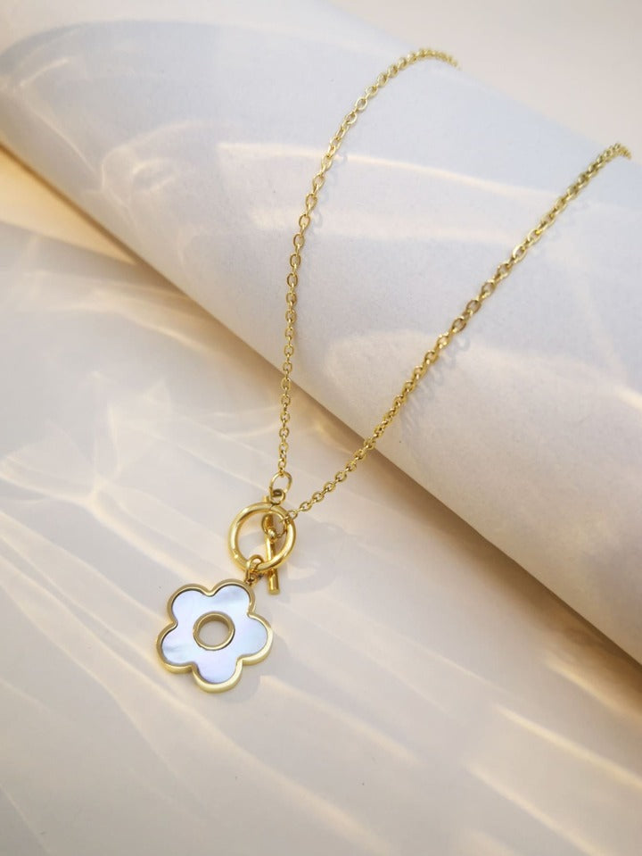 Clasp Seashell & five Petal Flower Style Necklace Stainless Steel