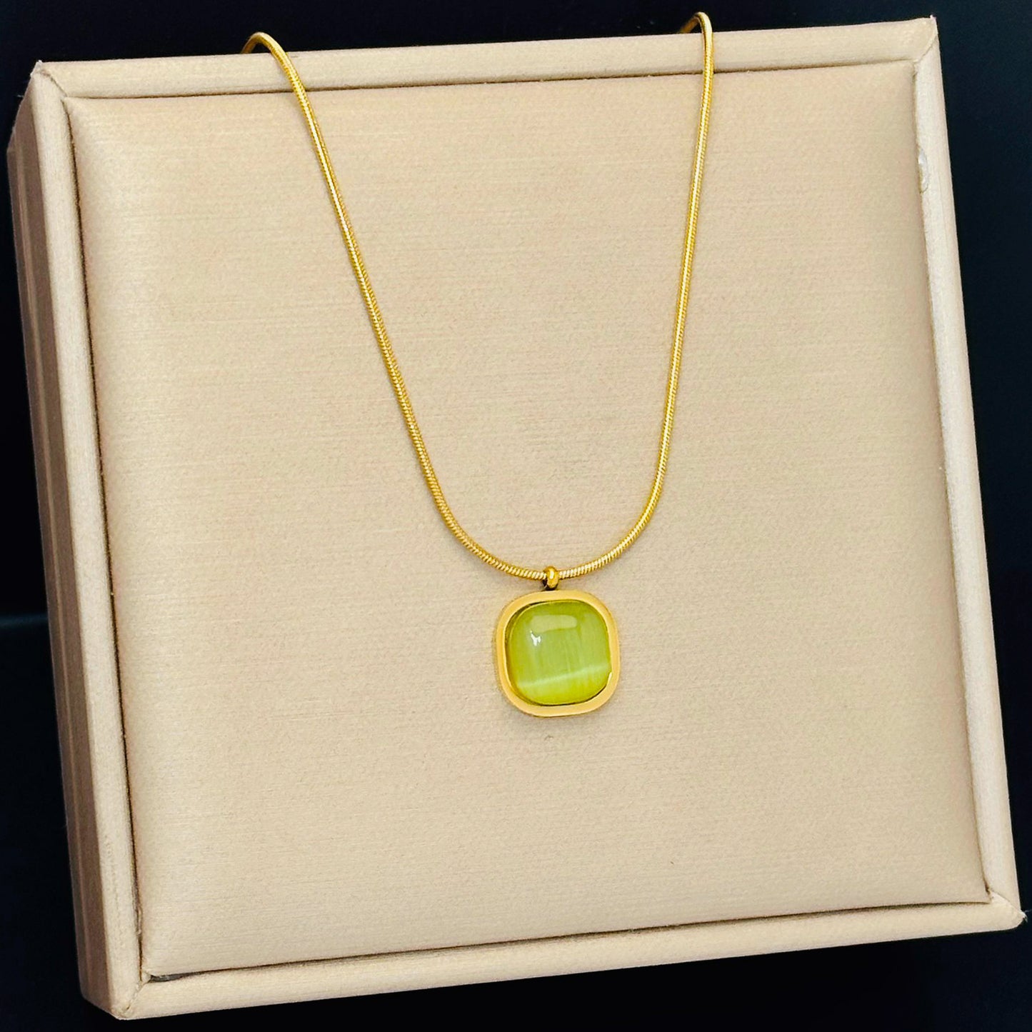 Super Elegant Necklace With light green Natural Stone And Stainless Steel Chain