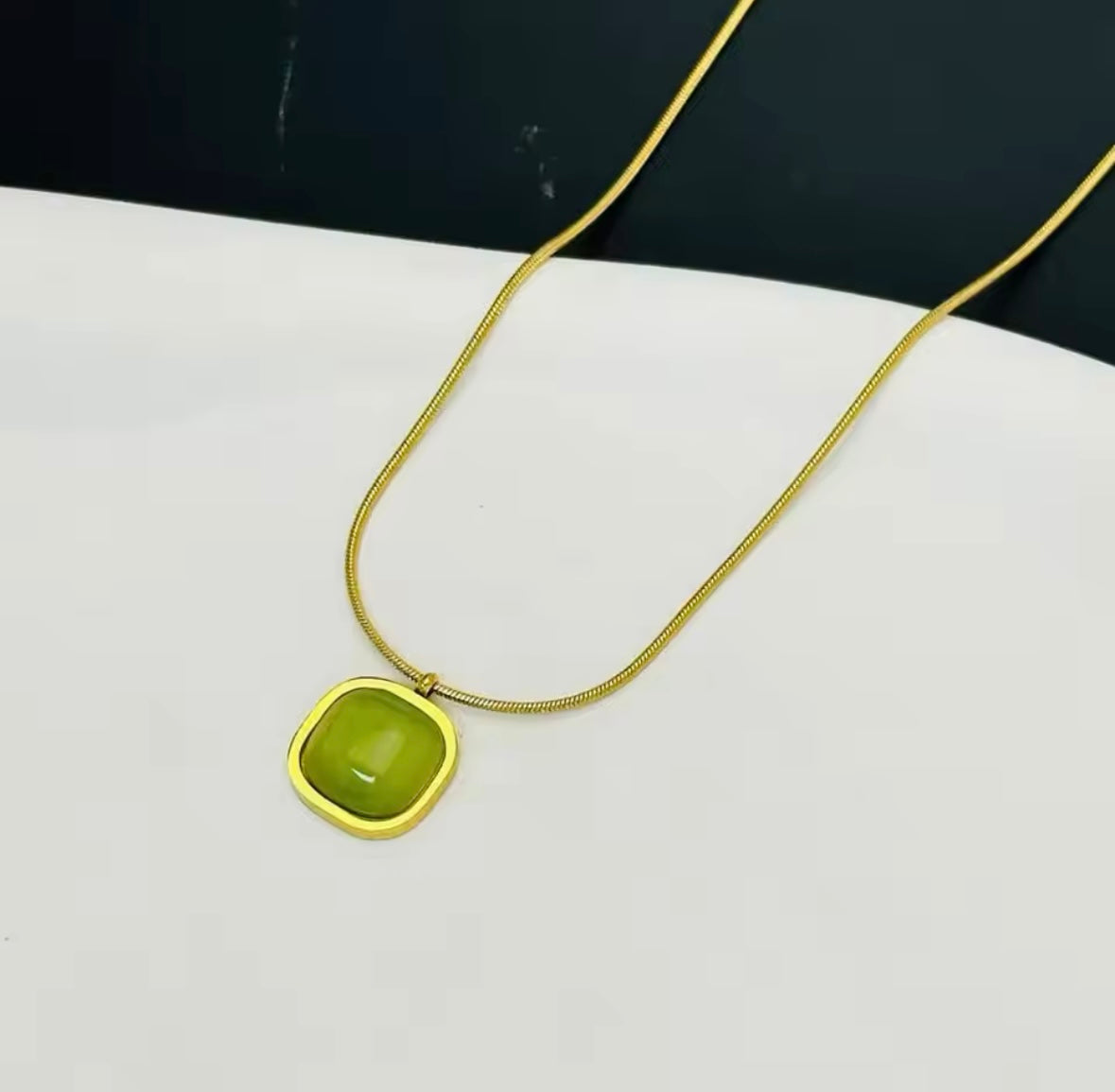 Super Elegant Necklace With light green Natural Stone And Stainless Steel Chain