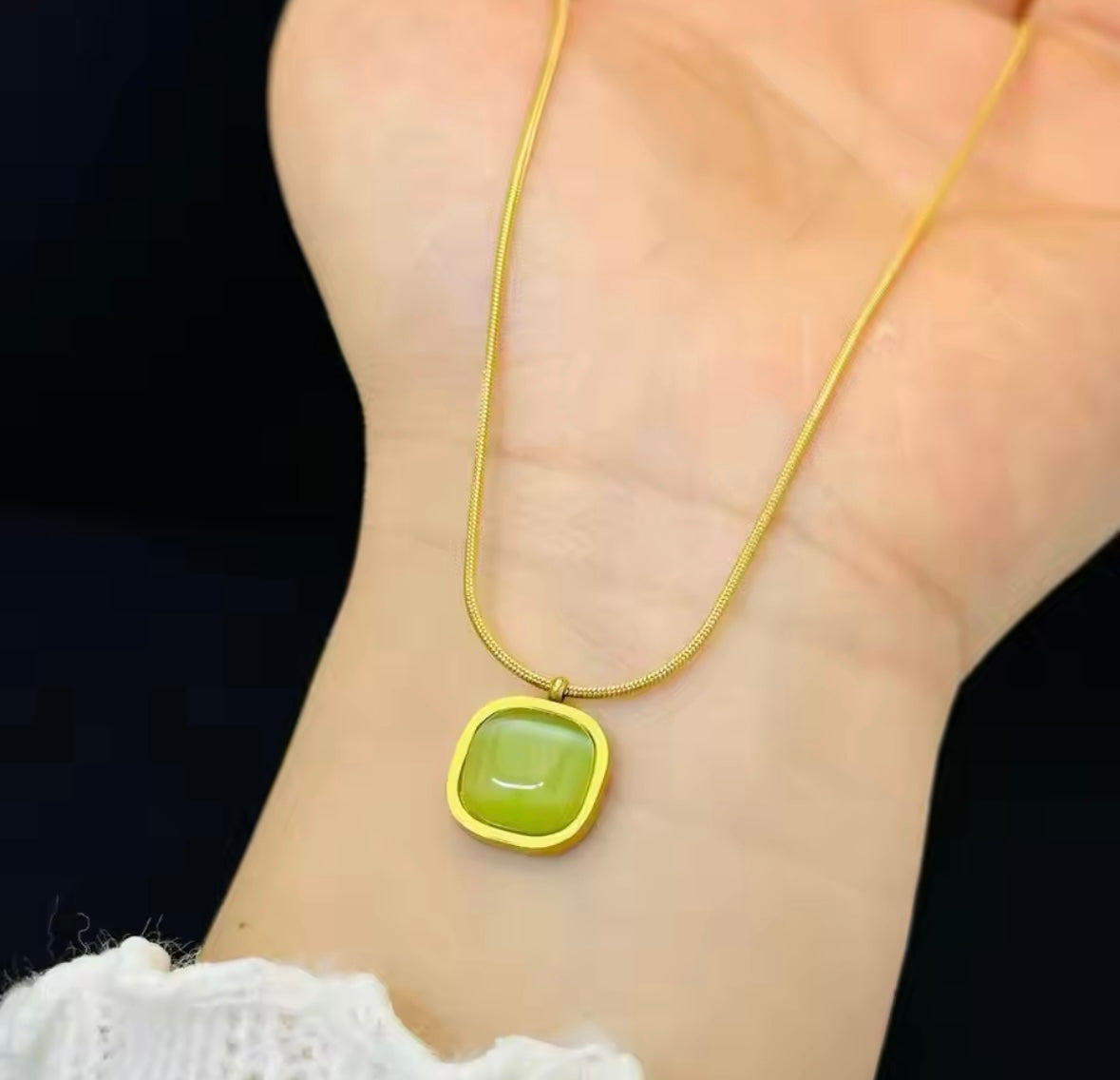 Super Elegant Necklace With light green Natural Stone And Stainless Steel Chain