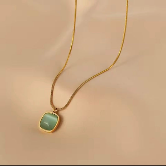 Super Elegant Necklace With light green Natural Stone And Stainless Steel Chain