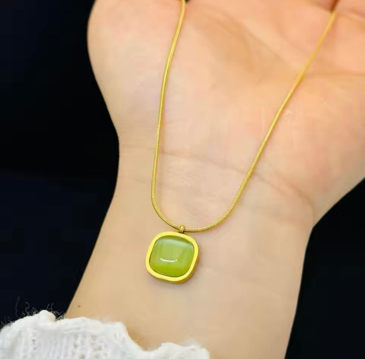 Super Elegant Necklace With light green Natural Stone And Stainless Steel Chain