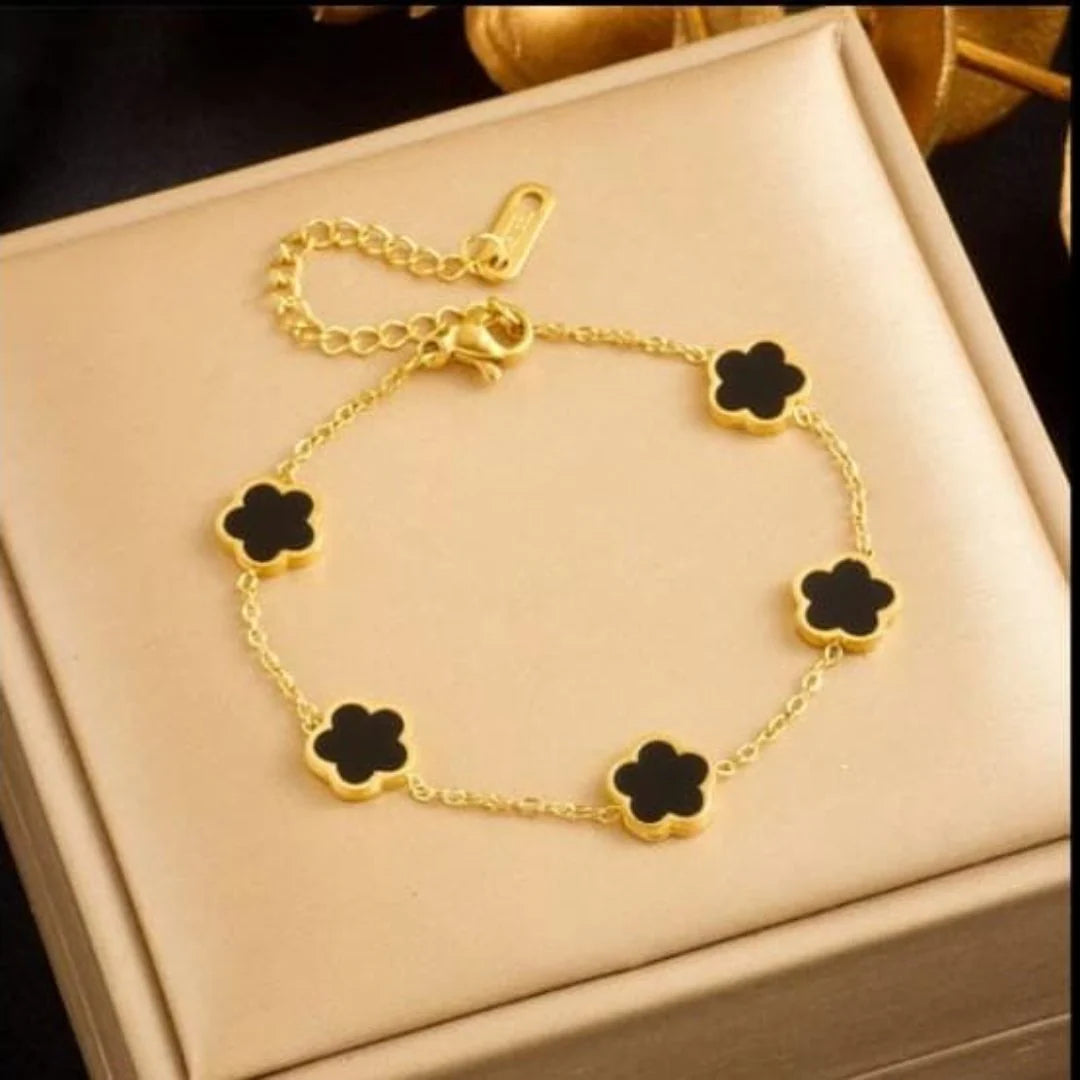 Elegant Black Clover Stainless Steel Bracelet – Gold Plated Chain